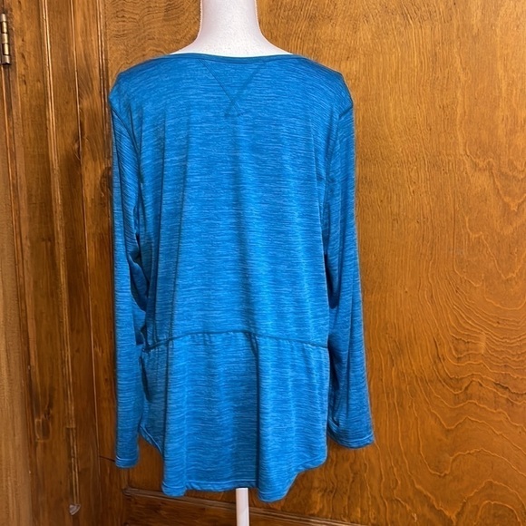 Layer 8 Plus Size Qwick-Dry Technology Performance Top - EUC - Picture 3 of 4